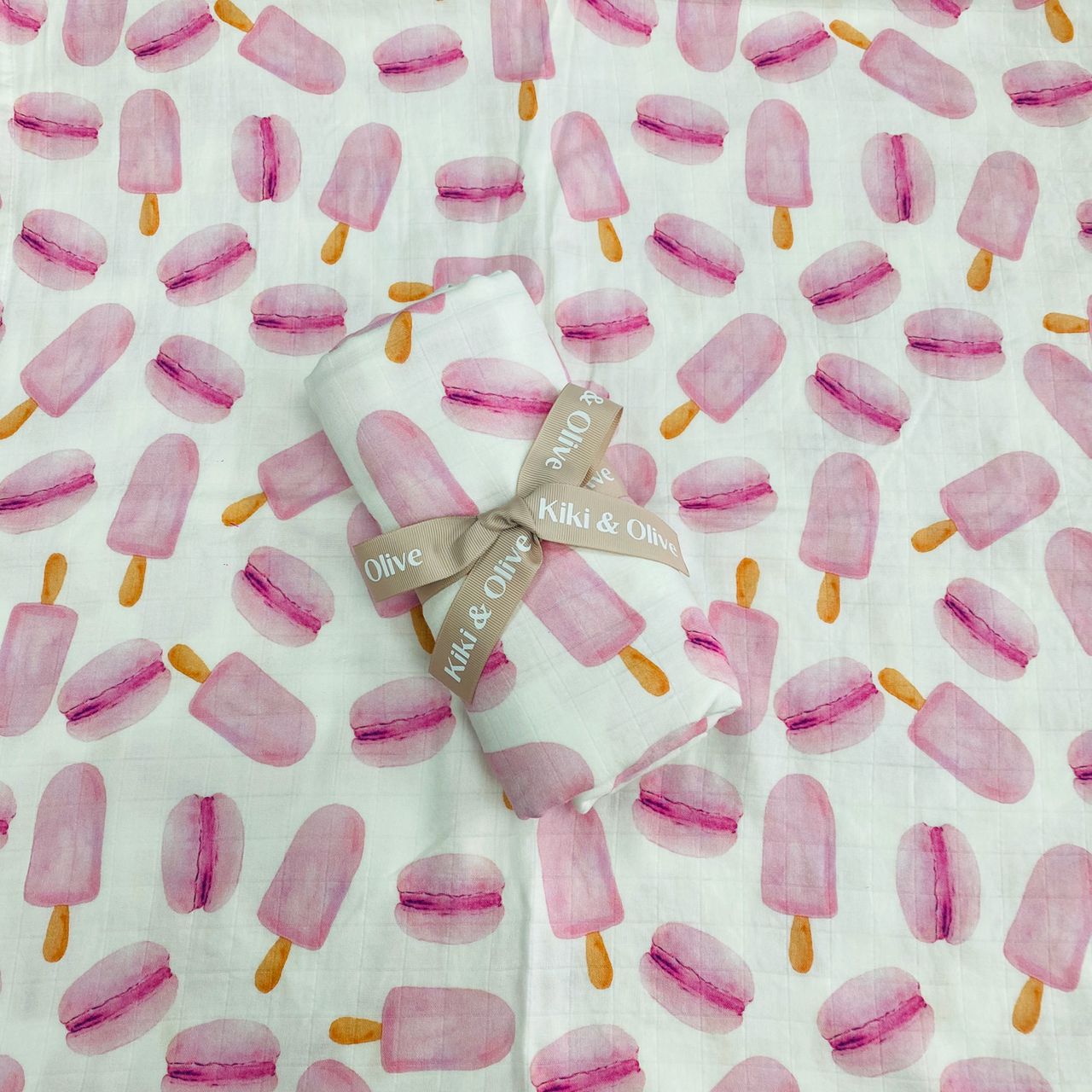 Macaron pops muslin swaddle